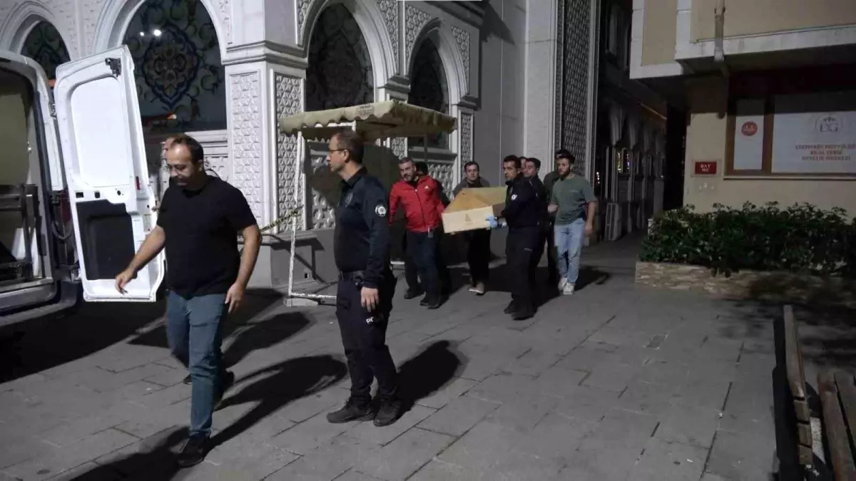 cekmekoyde cami tuvaletinde genc adam olu bulundu iQAERVXn