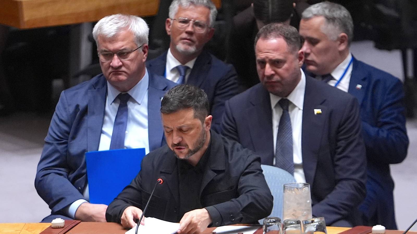 zelenski bmgkda rusyayi durdurun yoksa putin savasi genisletecek rDq88zv8