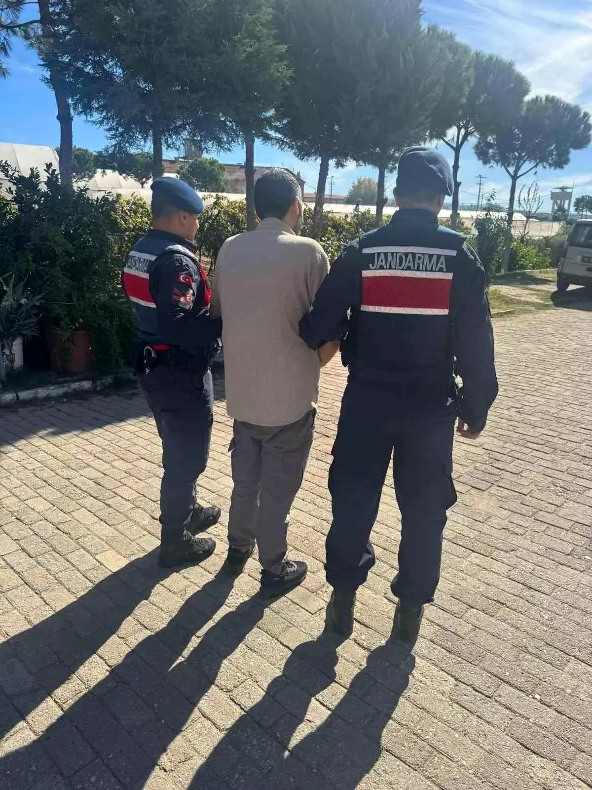 10 yil hapis cezasi ile aranan sahis yakalandi sKjDfdkS.jpg