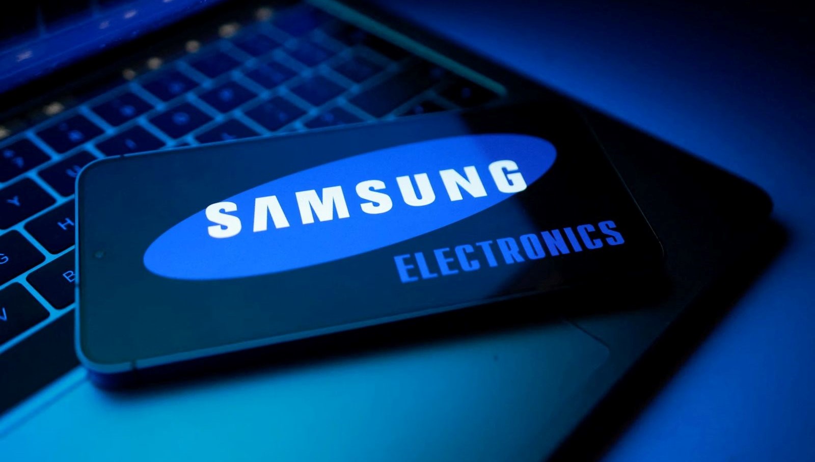 samsungdan uce katlanir telefon trifolda dair tum bilinenler 9Zr52YvU.jpg