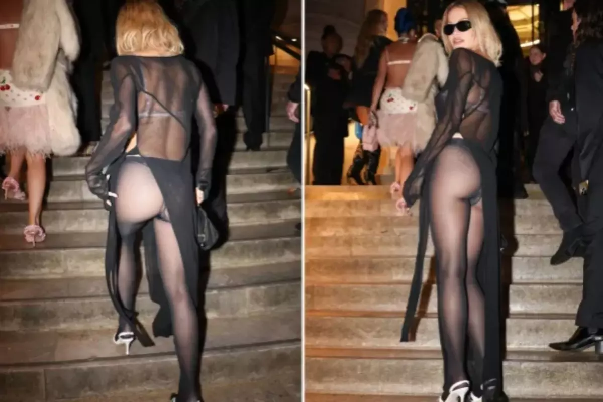 unlu sarkici giydigi seffaf elbisesi ile parisi salladi fBjfxTAJ