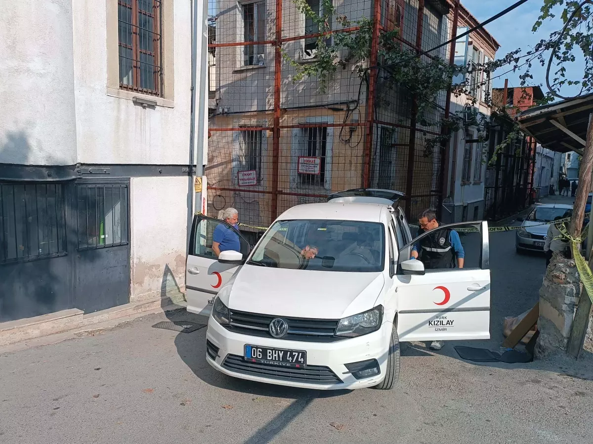 izmirde kizilay calisani tabancayla vuruldu qzKeYsVk.jpg