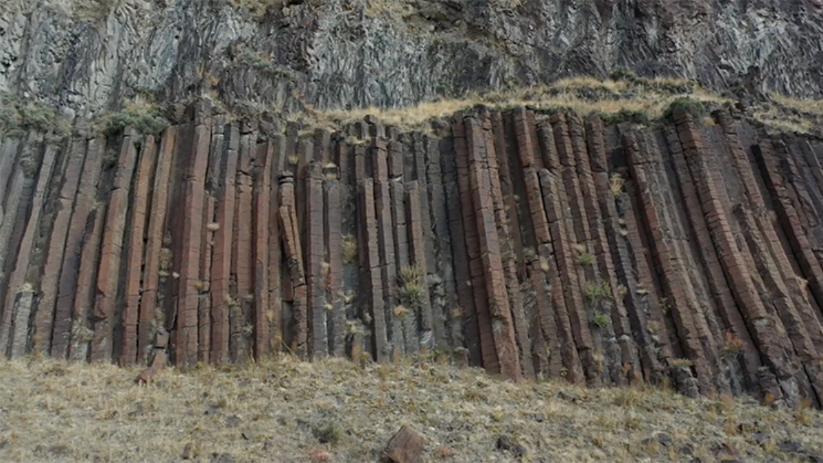 kagizmandaki 7 milyon yillik sutunlar bilimsel literature girdi 4URT4nkv.jpg