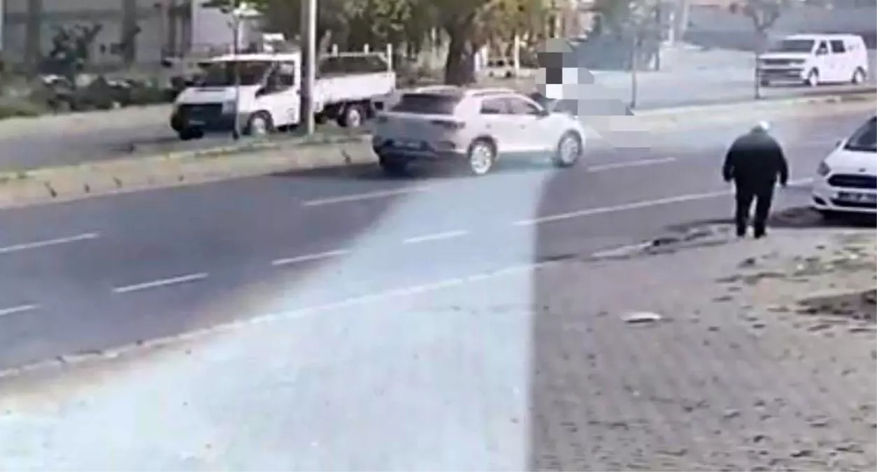 karsidan karsiya gecerken otomobilin carptigi lise ogrencisi hayatini kaybetti KsxuVpKa.jpg