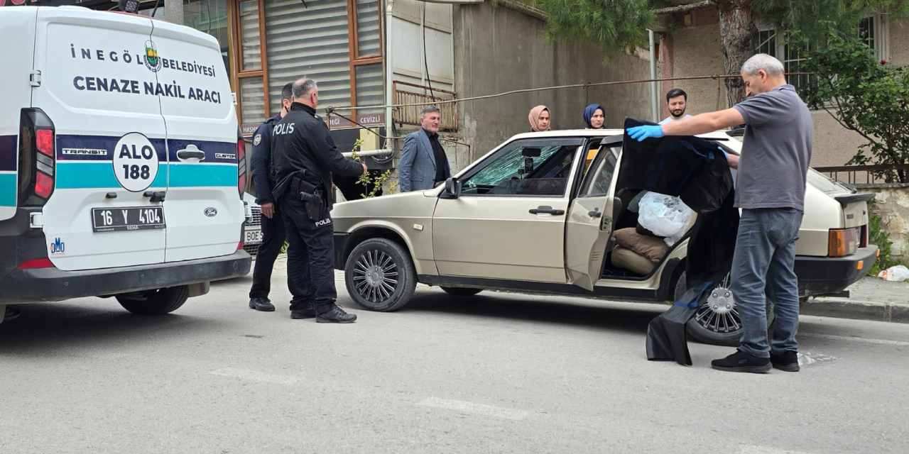 Arkadaşlarıyla Arabada Uyuyan Genç, Hayatını Kaybetti