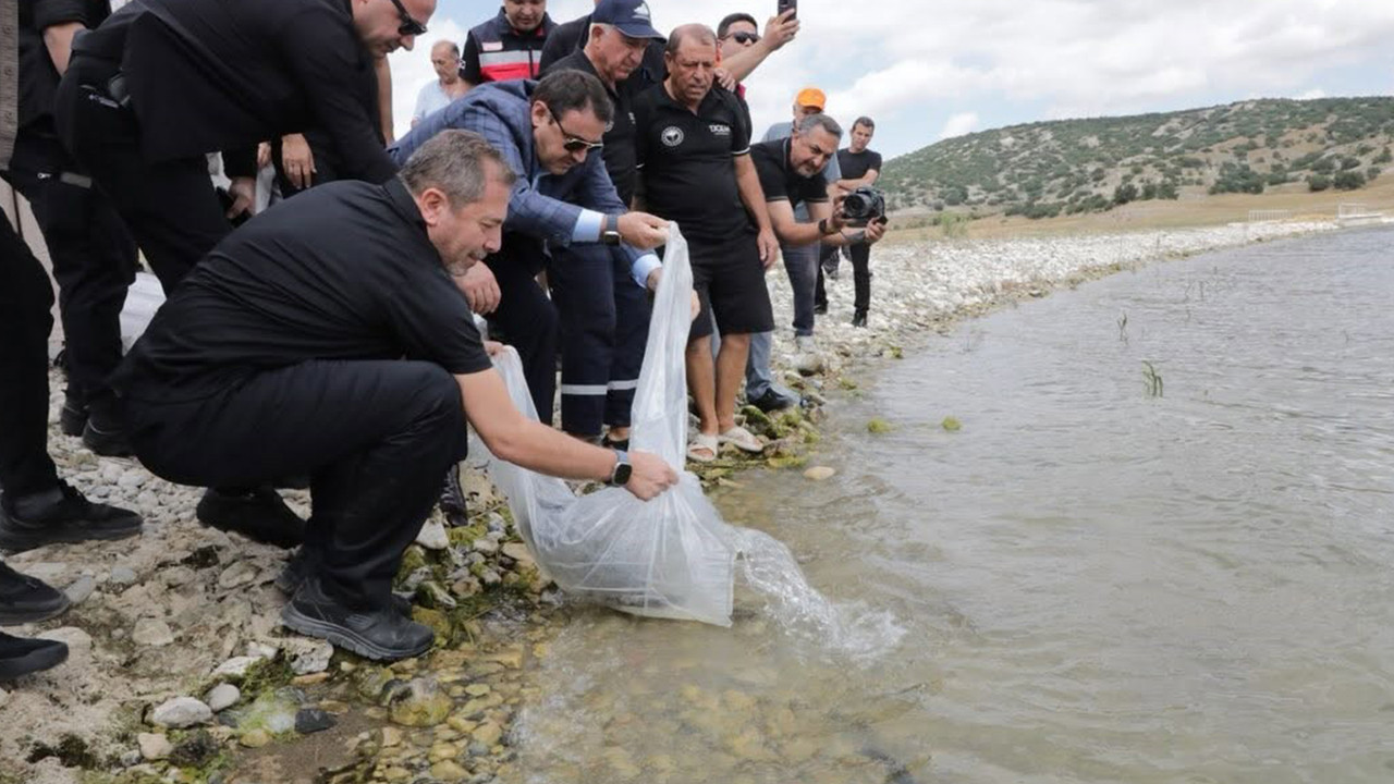 Porsuk baraji goletinde ekosisteme can suyu 107 bin 500 yavru balik sularla bulustu ED3zgqbE